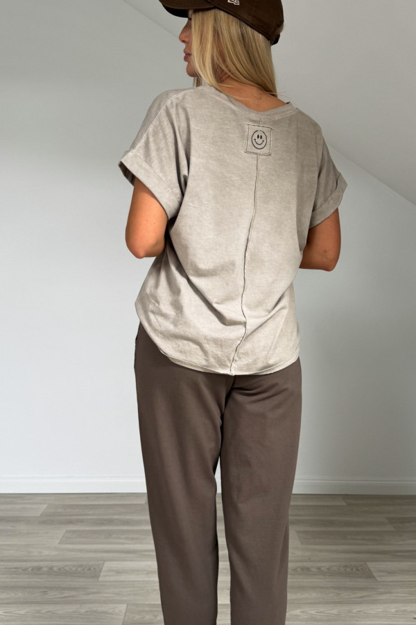 Klasyczny T-shirt V-NECK beż 3