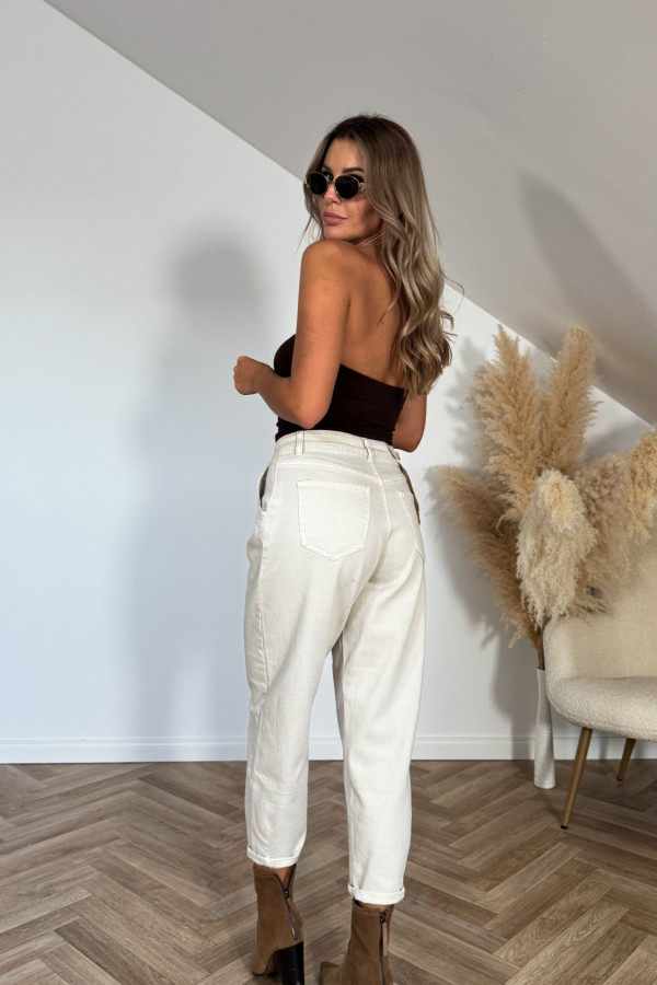 Spodnie MOM FIT jasny beż 3